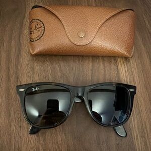 Ray-Ban Wayfarer Tortoiseshell – Excellent Condition